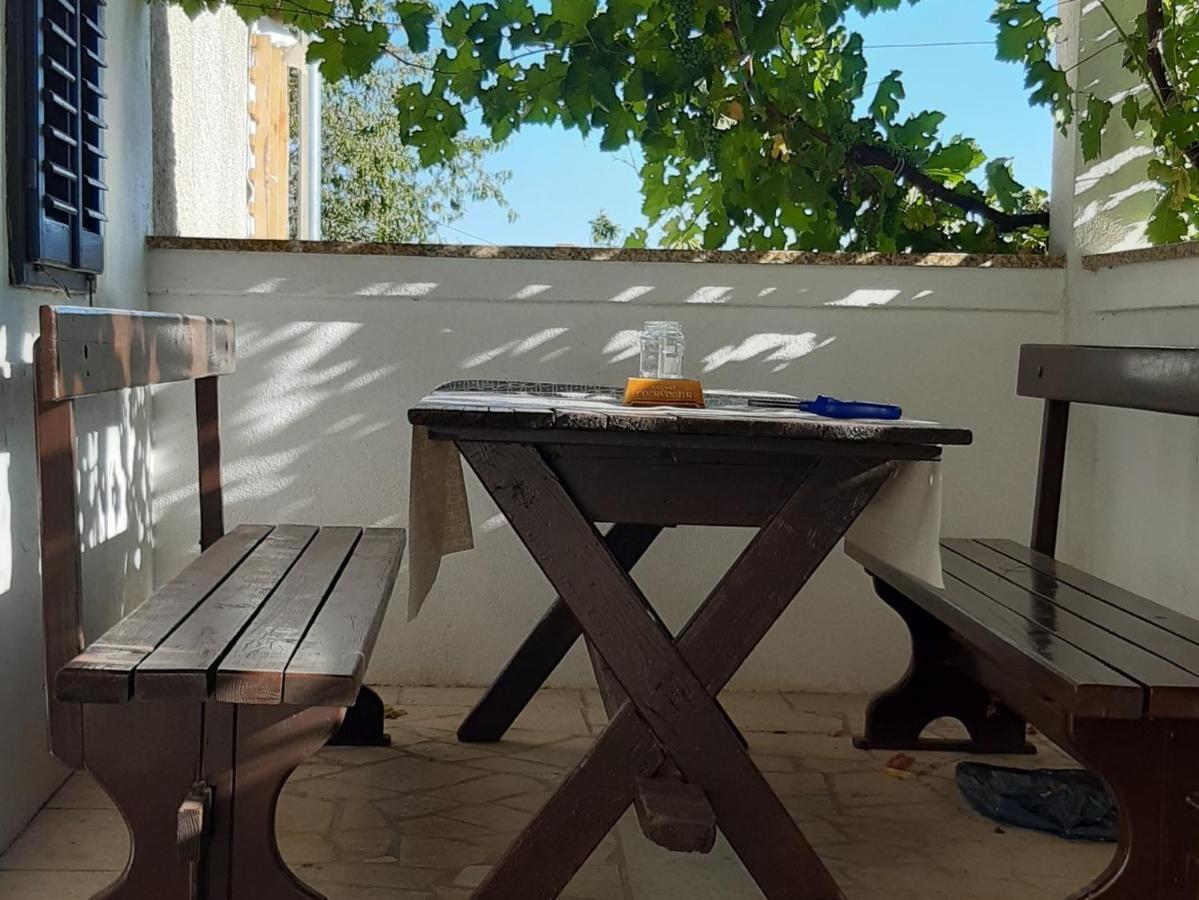 Holiday Home Loznati เซรส ภายนอก รูปภาพ