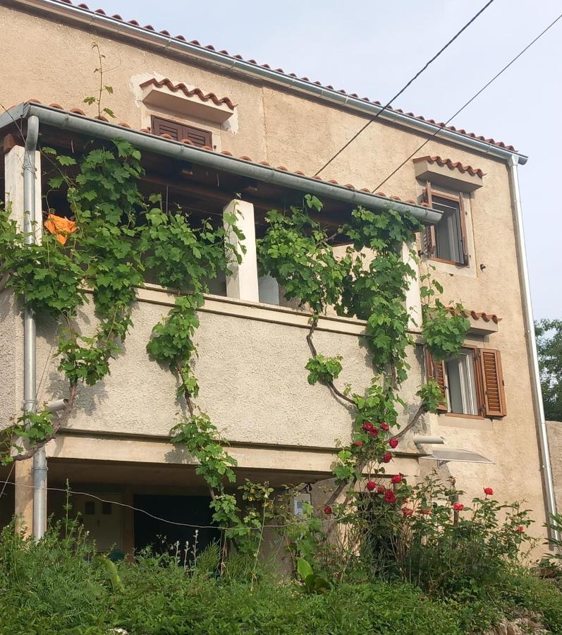 Holiday Home Loznati เซรส ภายนอก รูปภาพ