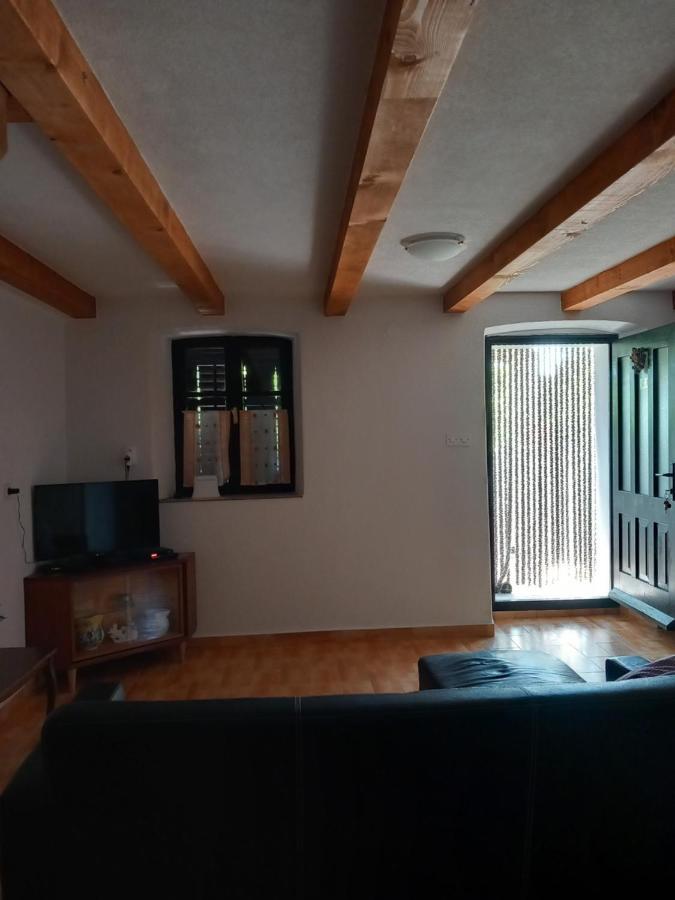 Holiday Home Loznati เซรส ภายนอก รูปภาพ