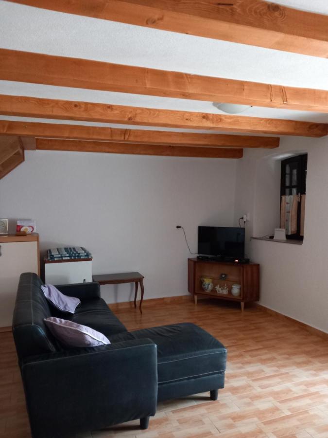 Holiday Home Loznati เซรส ภายนอก รูปภาพ