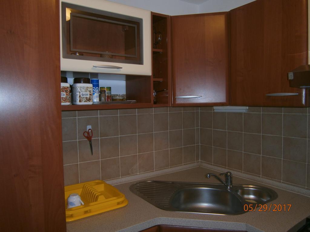 Holiday Home Loznati เซรส ภายนอก รูปภาพ
