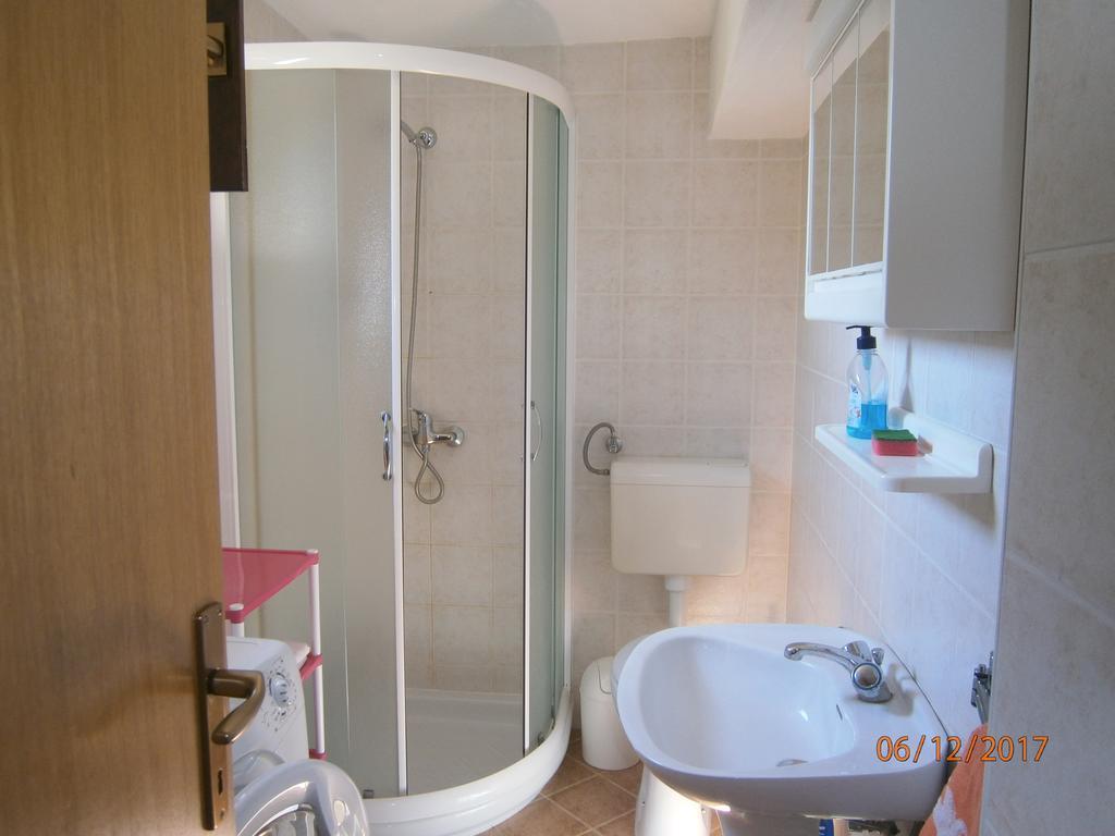 Holiday Home Loznati เซรส ภายนอก รูปภาพ