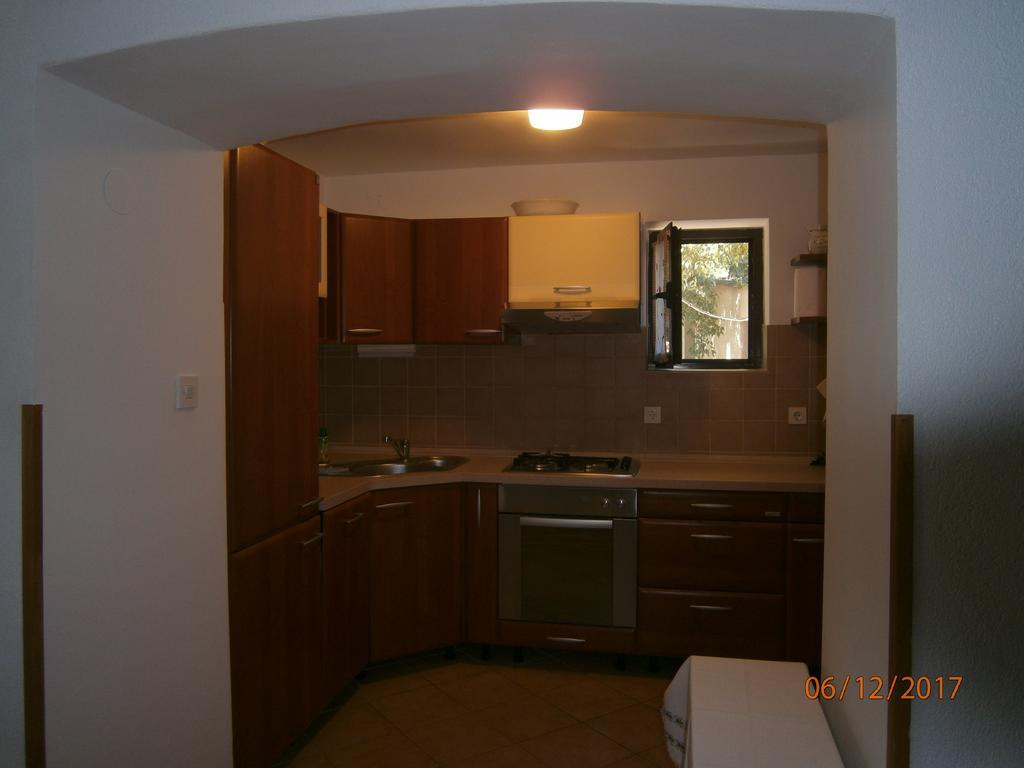 Holiday Home Loznati เซรส ภายนอก รูปภาพ